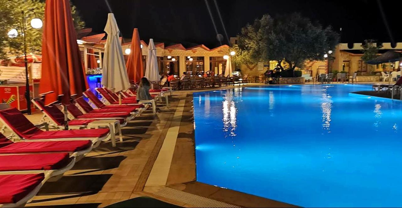 Alize Resort Hotel Yenifoca Bagian luar foto