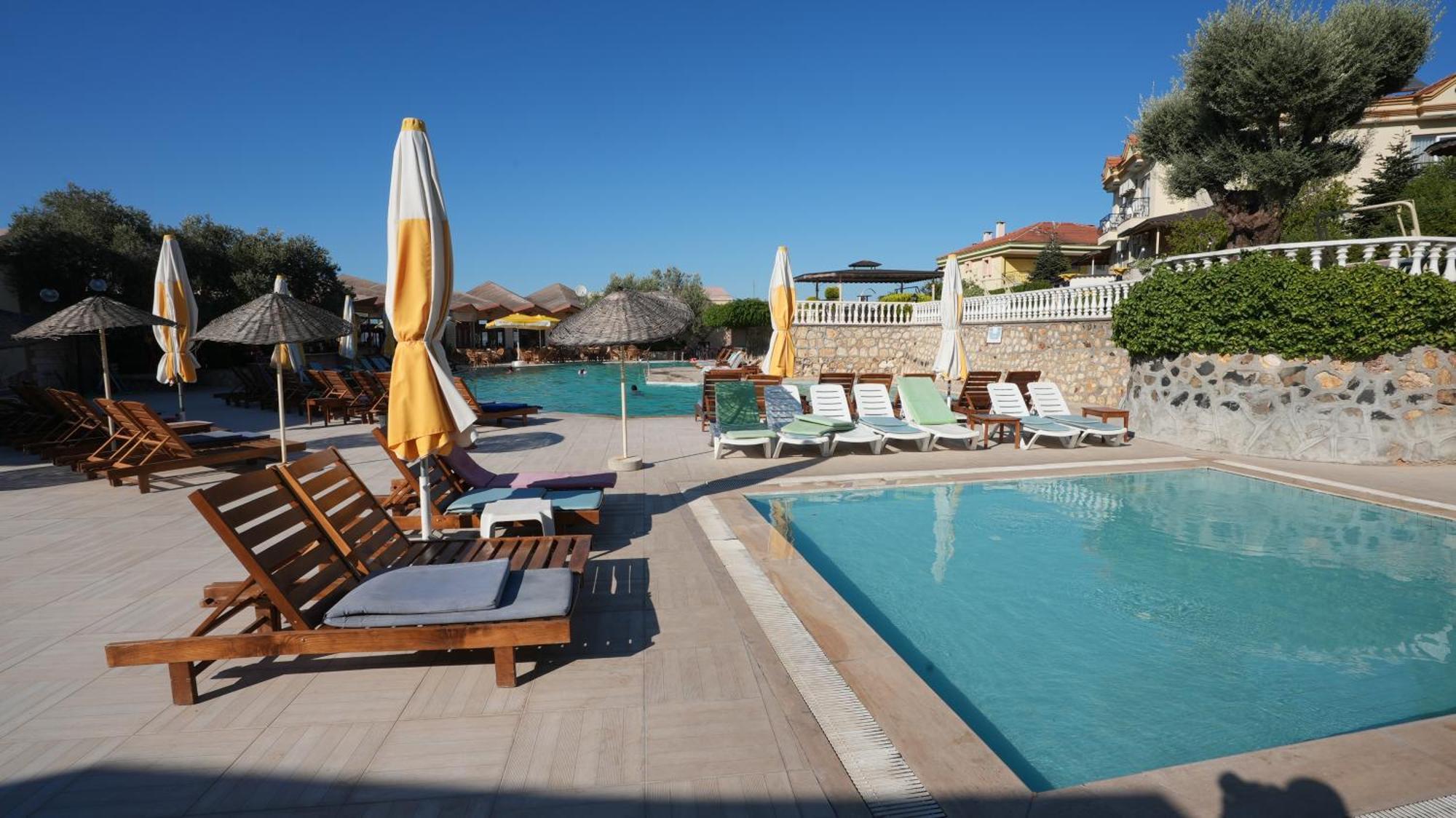 Alize Resort Hotel Yenifoca Bagian luar foto